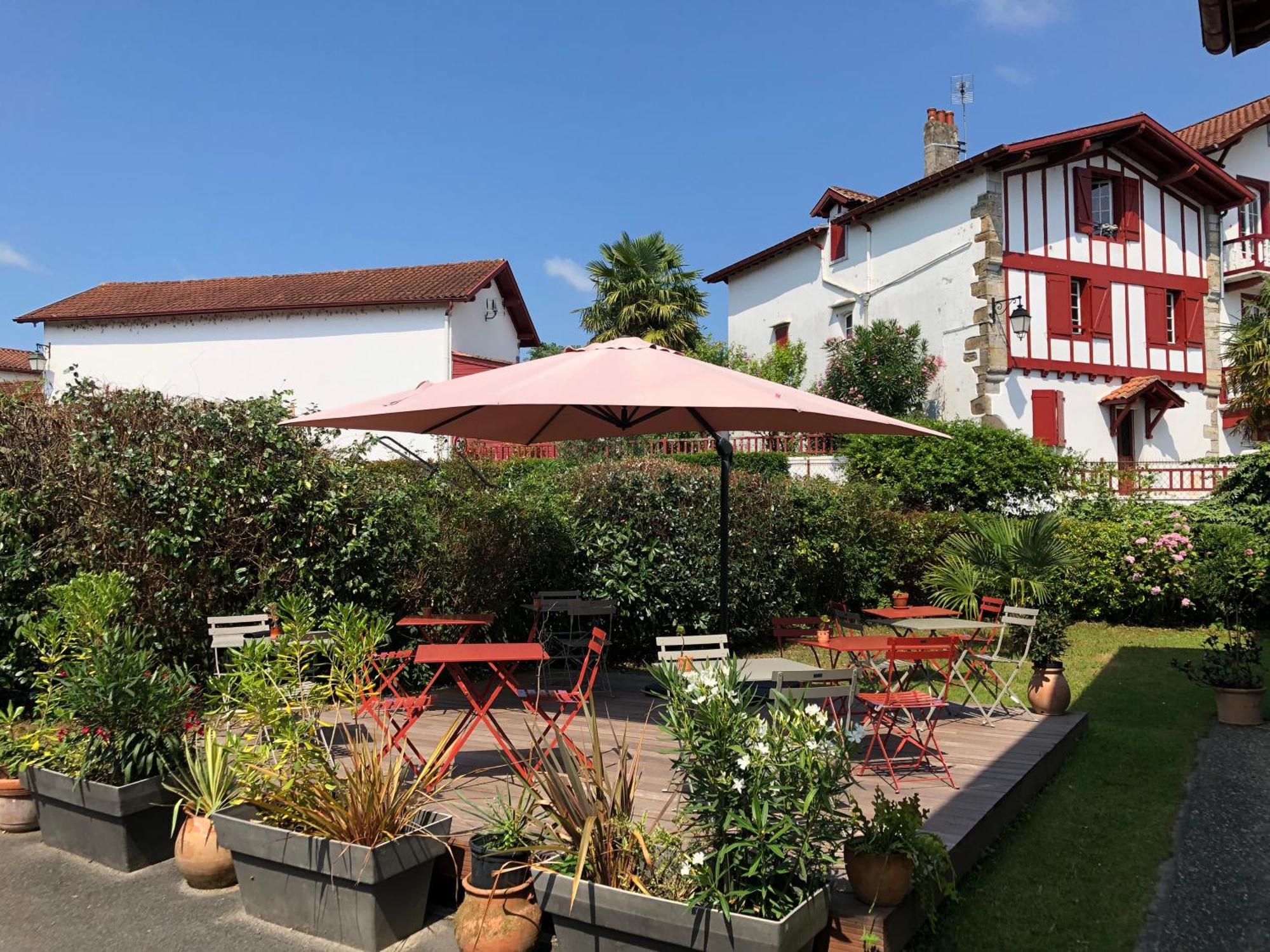 Hôtel Ursula Cambo-les-Bains Exterior foto